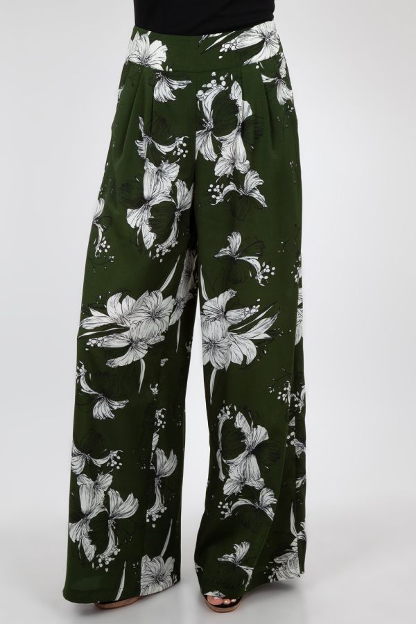 Palazzo pants hi-res stock photography and images - Alamy