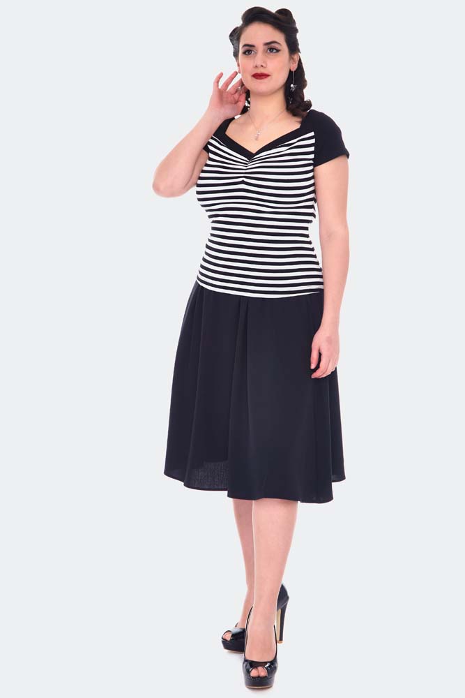 Curve Striped Short Sleeve Low Neck Top